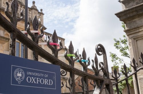 Crypto.com rust University of Oxford uit met een 2-jarig onderzoeksgeschenk