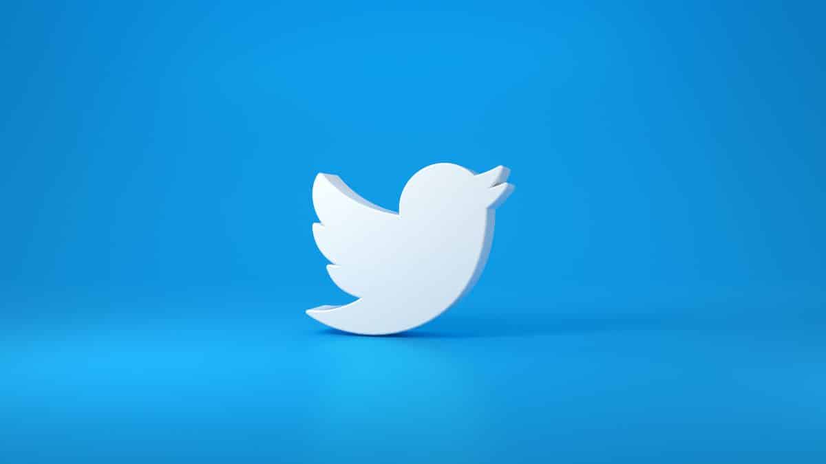 Twitter подает в суд на Илона Маска