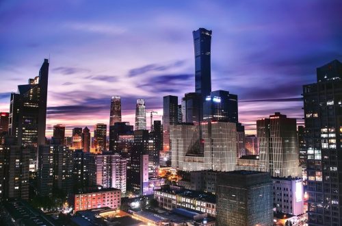 С одобрения Пекина блокчейн с «китайскими чертами» незаметно взлетает, избегая криптовалют