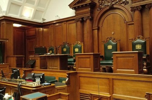 Tribunal do Reino Unido apóia processos para serem servidos como NFTs