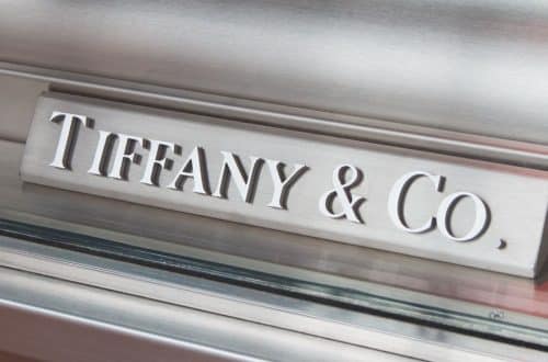 Tiffany & Co. bevestigen het debuut van CryptoPunk-hangers