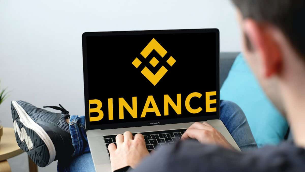 Reuters released a report claiming that Binance is not transparent as it seems and stated that it operates from the dark.