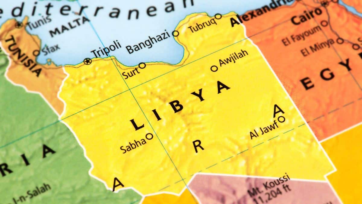 Las autoridades de Libia han arrestado a unos 50 criptomineros chinos por realizar operaciones ilícitas.